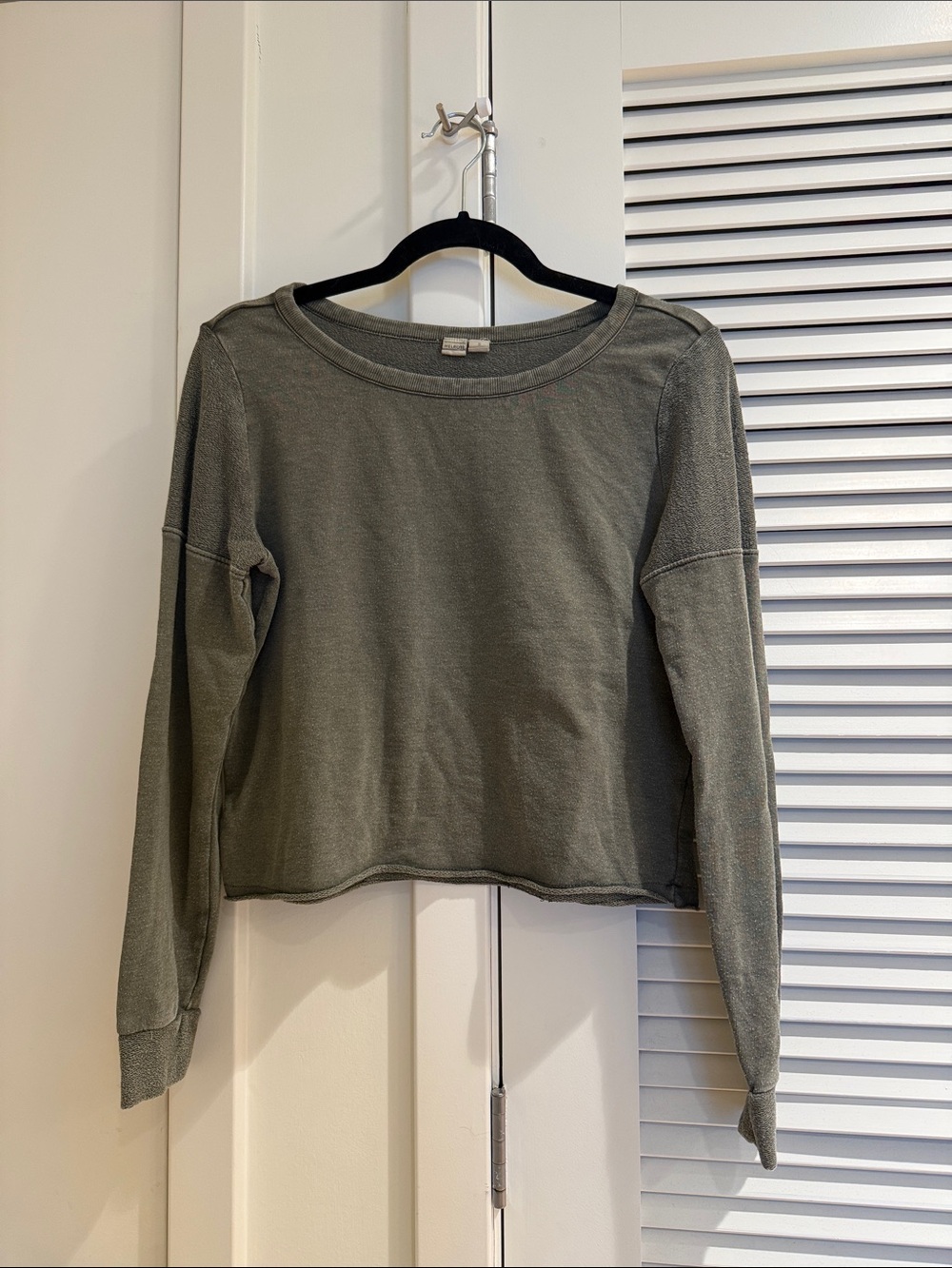 Cropped Melrose and Market Olive Green Crewneck Sweatshirt